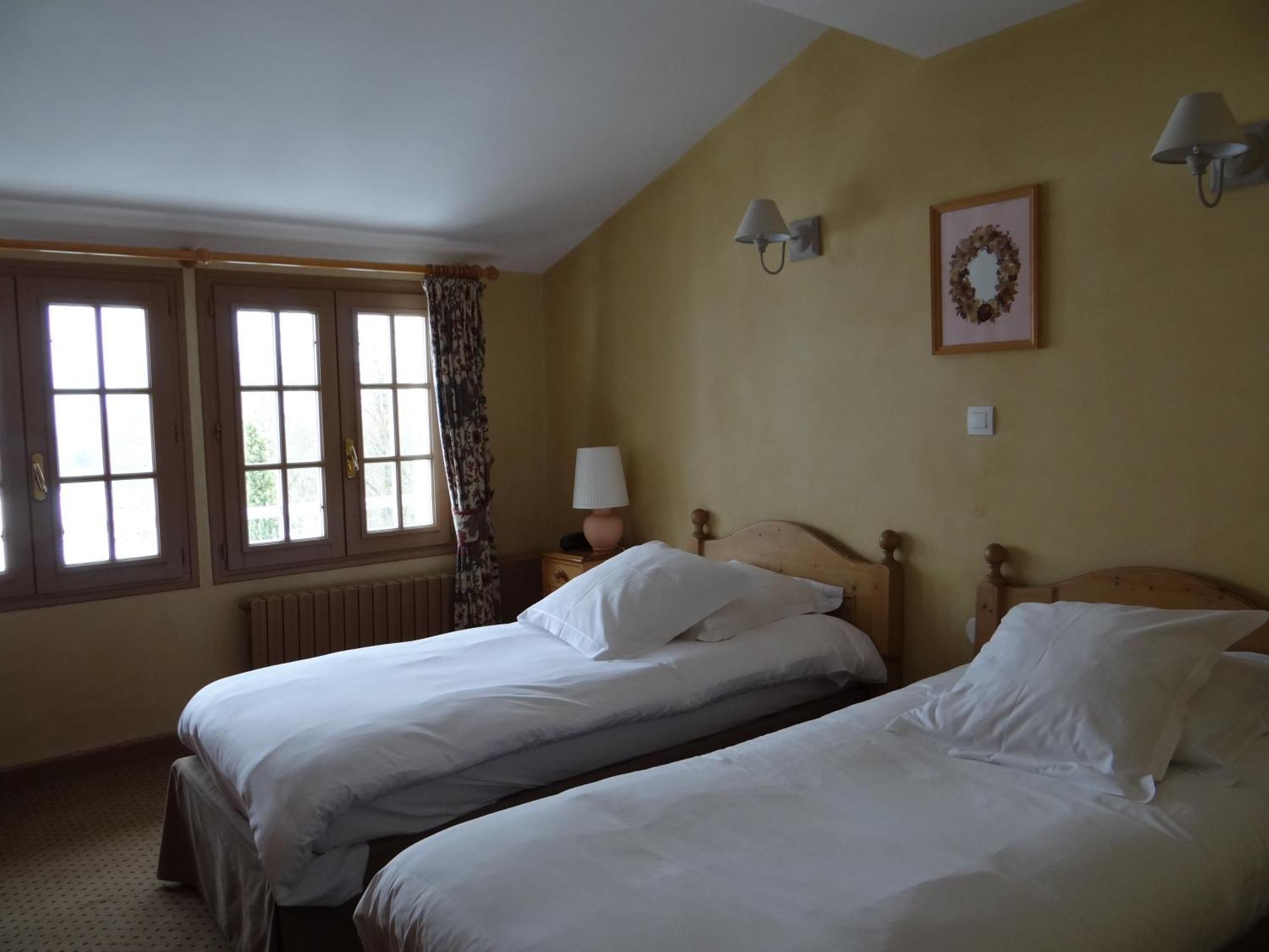Auberge Des Chasseurs Échenevex Zimmer foto